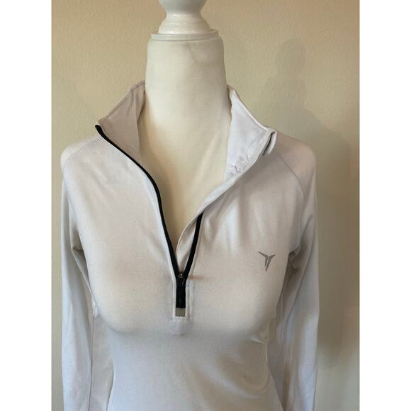 White athletic Old Navy top long sleeved Size XS - Picture 3 of 6